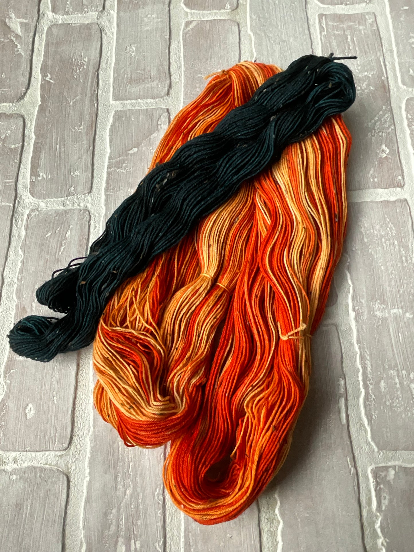 Death On The Nile - Sweet Yarns Dye Challenge (Tweed Sock Set)